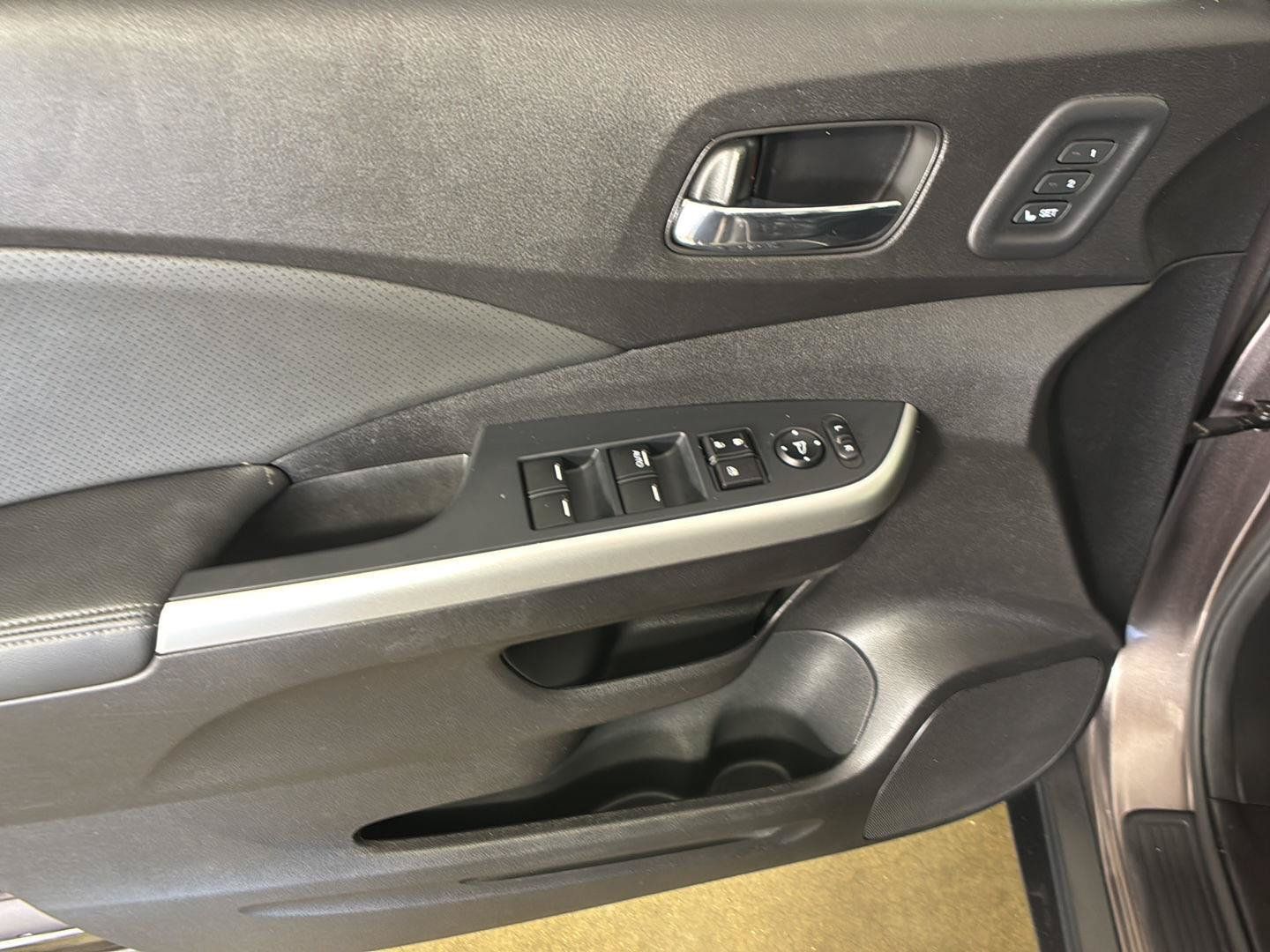 Used 2016 Honda CR-V Touring image 26