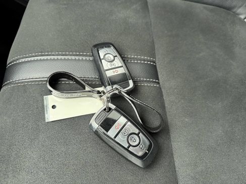 Used 2021 Ford Ranger Lariat w/ Tremor Off-Road Package image 22