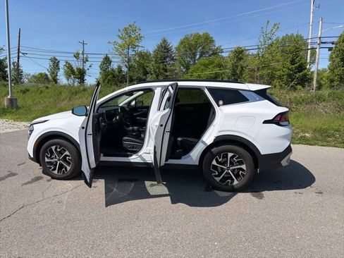 Used 2025 Kia Sportage EX w/ Premium Package AWD/4WD image 16
