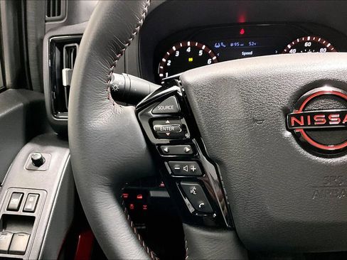 Used 2025 Nissan Frontier PRO-4X w/ Pro Convenience Package image 23