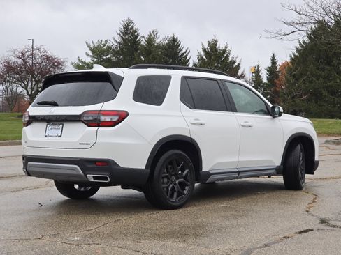 New 2025 Honda Pilot Touring image 20