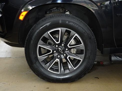 Used 2021 Chevrolet Tahoe Z71 w/ Rear Media and Nav Package AWD/4WD image 10