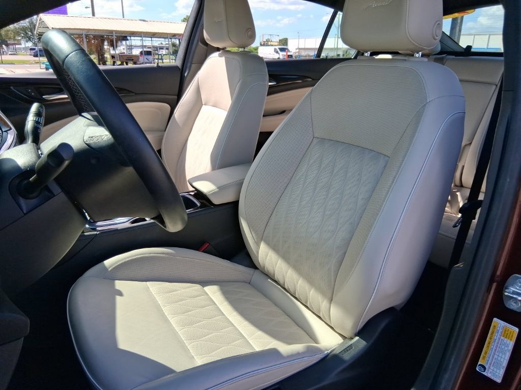 Used 2019 Buick Regal Avenir w/ Driver Confidence Package II FWD image 10