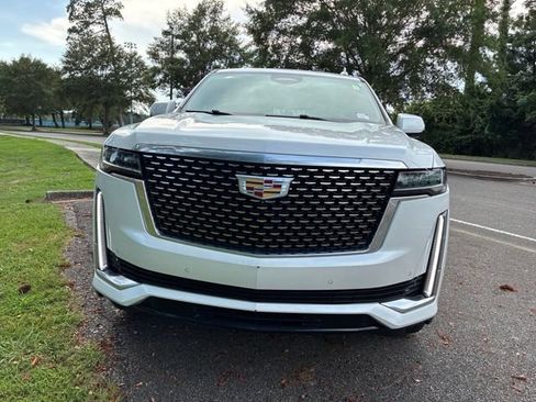 Used 2022 Cadillac Escalade ESV Premium Luxury AWD/4WD image 8