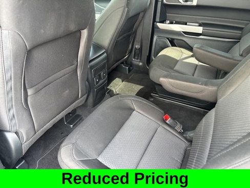 Used 2023 Ford Explorer XLT image 32