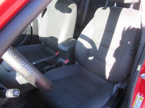 Used 2015 Chevrolet Cruze LT image 17