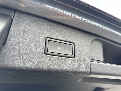 Used 2022 Volkswagen Atlas SE image 12