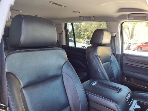 Used 2019 Chevrolet Suburban LT image 21