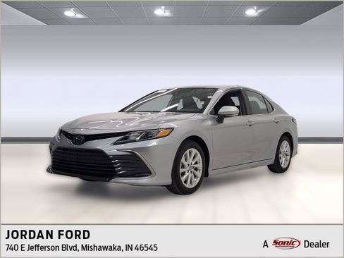 Used 2023 Toyota Camry LE image 1