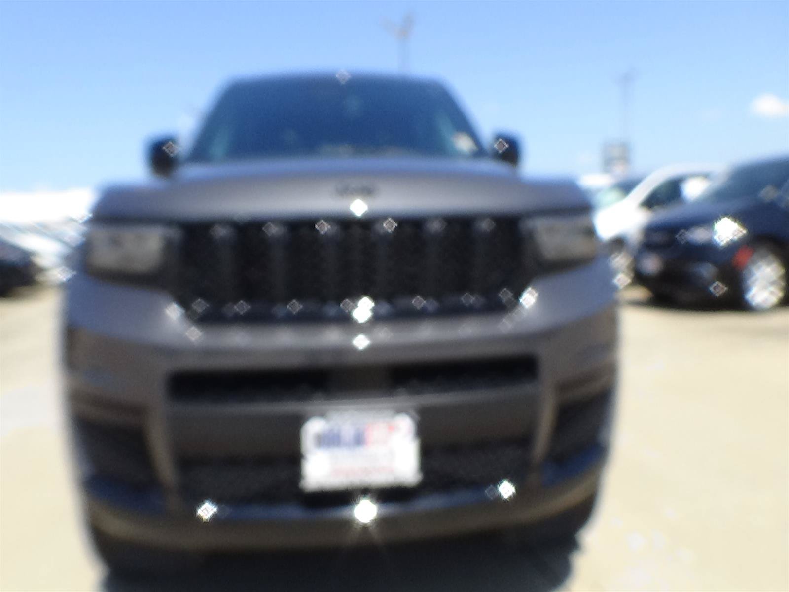 Used 2025 Jeep Grand Cherokee L Altitude AWD/4WD image 3