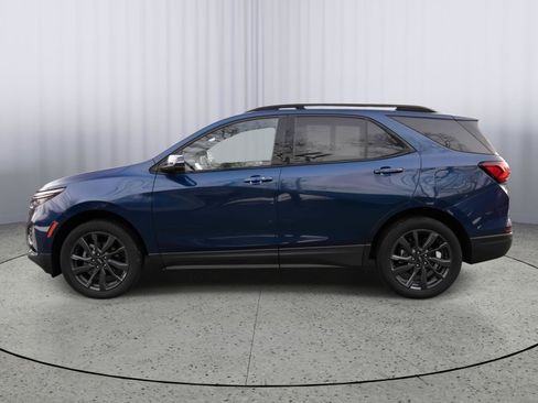 Used 2022 Chevrolet Equinox RS w/ Infotainment Package image 18
