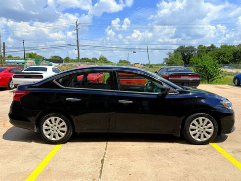 Used 2019 Nissan Sentra S image 5