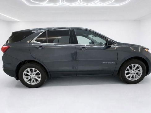 Used 2020 Chevrolet Equinox LT image 2