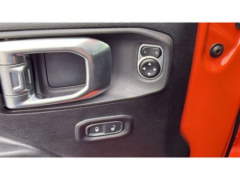 Used 2020 Jeep Gladiator Rubicon w/ LED Lighting Group AWD/4WD image 13