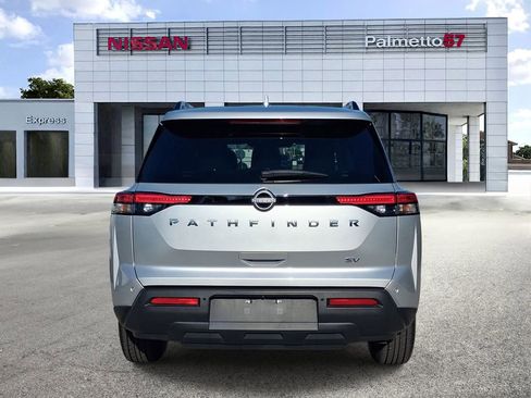 Certified 2024 Nissan Pathfinder SV FWD image 5
