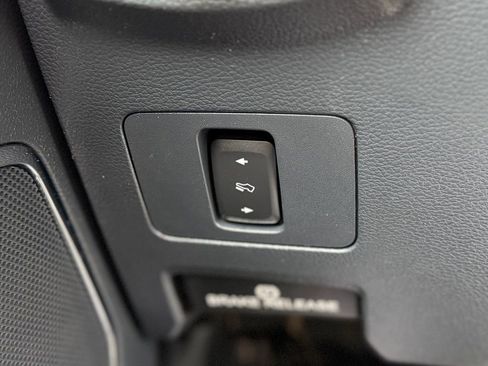 Used 2022 Ford F350 Lariat image 31