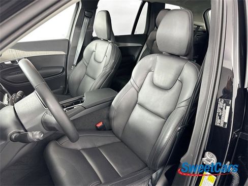 Used 2025 Volvo XC90 B6 Ultra w/ Protection Package Premier image 11