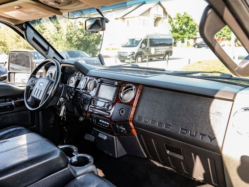 Used 2009 Ford F250 Lariat image 10