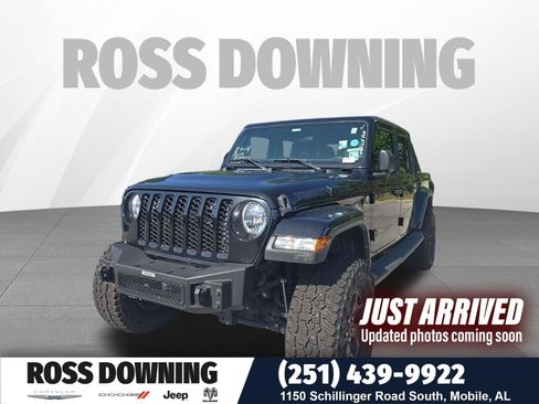 Used 2021 Jeep Gladiator Sport AWD/4WD image 1