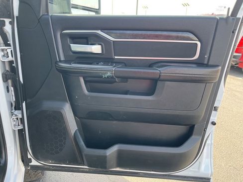 Used 2024 RAM 3500 SLT w/ Quick Order Package 2YG SLT image 28