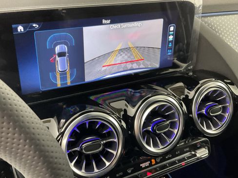 Used 2025 Mercedes-Benz GLA 250 4MATIC image 24