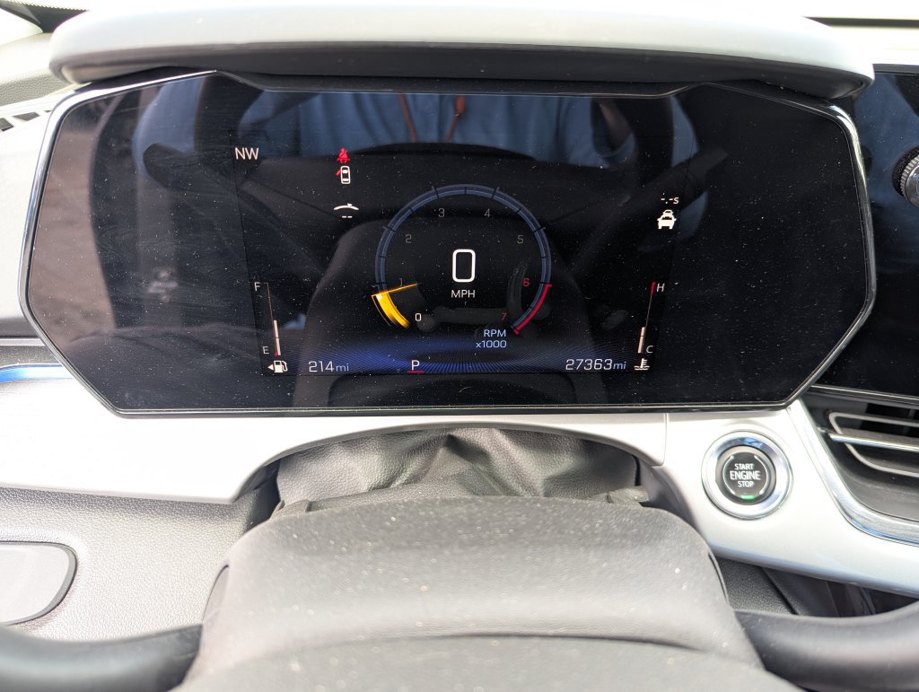 Used 2025 Chevrolet Trax LT w/ Driver Confidence Package FWD image 21