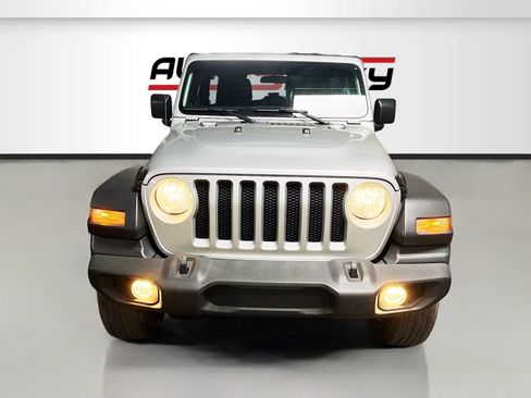 Used 2023 Jeep Wrangler Unlimited Sport AWD/4WD image 2