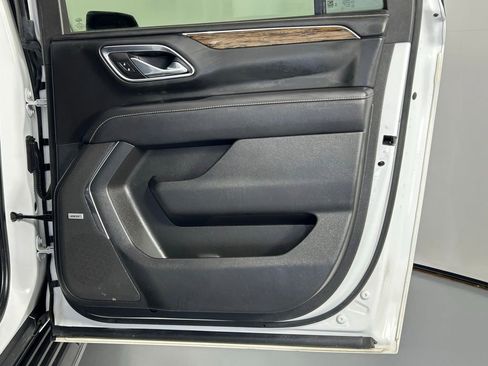 Used 2023 Chevrolet Suburban Premier AWD/4WD image 12