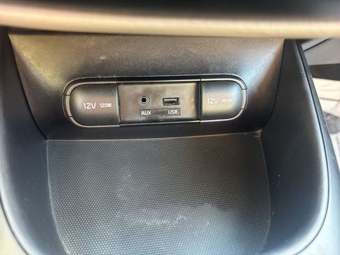 Used 2014 Kia Soul FWD image 9