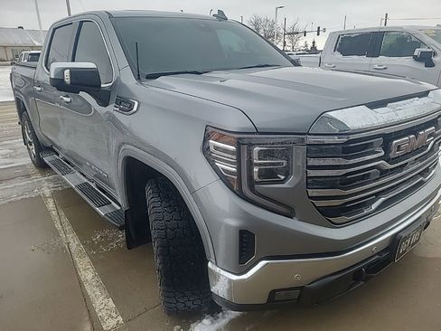 Used 2024 GMC Sierra 1500 SLT w/ SLT Premium Plus Package image 3