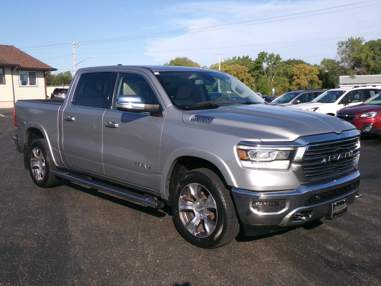 Used 2019 RAM 1500 Laramie AWD/4WD image 2