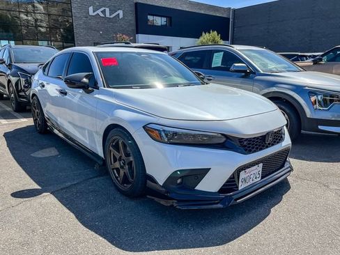 Used 2024 Honda Civic Sport Touring image 2