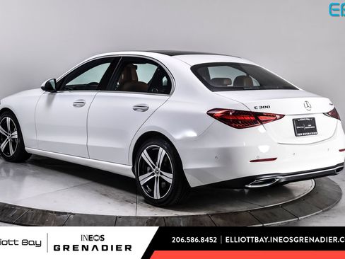 Used 2025 Mercedes-Benz C 300 4MATIC Sedan image 4