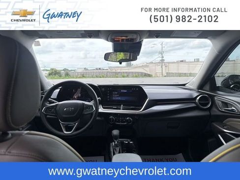 Used 2025 Chevrolet Trax ACTIV w/ Driver Confidence Package FWD image 21