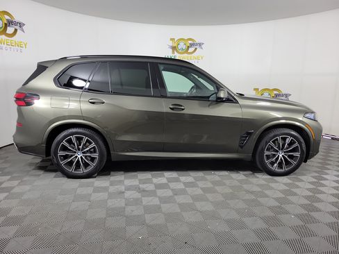 Used 2024 BMW X5 xDrive40i w/ M Sport Package AWD/4WD image 4