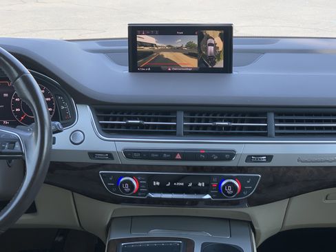 Used 2019 Audi Q7 2.0T Premium Plus AWD/4WD image 31