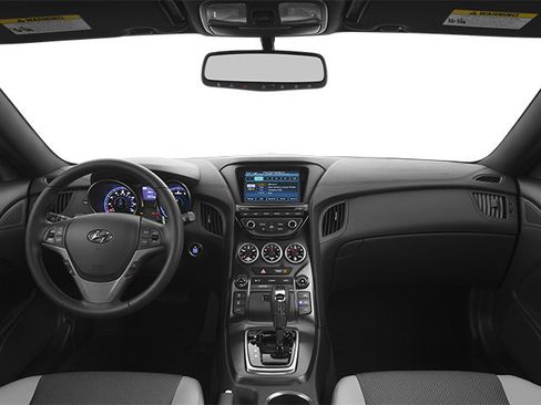Used 2013 Hyundai Genesis 3.8 RWD image 10