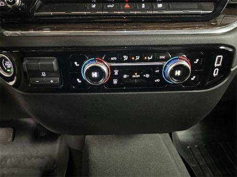 Used 2024 GMC Sierra 2500 SLE w/ SLE Convenience Package image 18