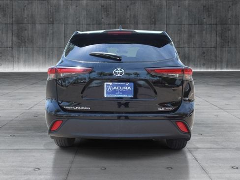 Used 2025 Toyota Highlander XLE AWD/4WD image 5