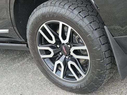 Used 2023 GMC Yukon Denali w/ Max Trailering Package AWD/4WD image 11