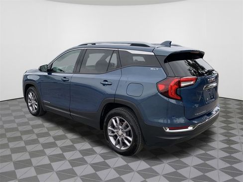 Used 2024 GMC Terrain SLT image 14