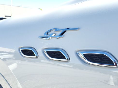 Used 2022 Maserati Levante GT image 4