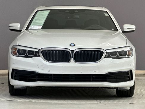 Used 2019 BMW 530e w/ Convenience Package RWD image 5