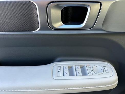 Used 2025 Hyundai Santa Fe SEL image 11