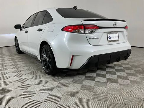 Used 2025 Toyota Corolla SE FWD image 4