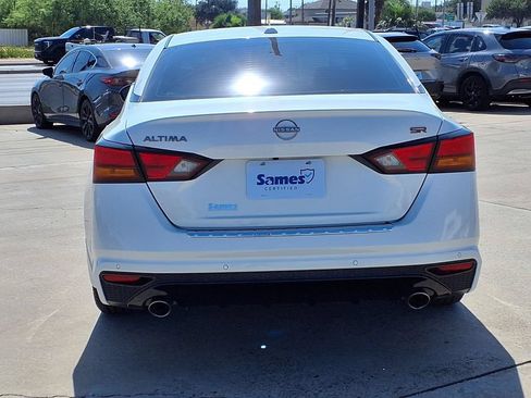 Used 2023 Nissan Altima 2.5 SR FWD image 7