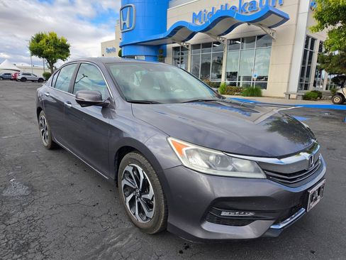 Used 2016 Honda Accord EX image 1