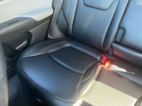 Used 2025 Jeep Compass Limited image 40