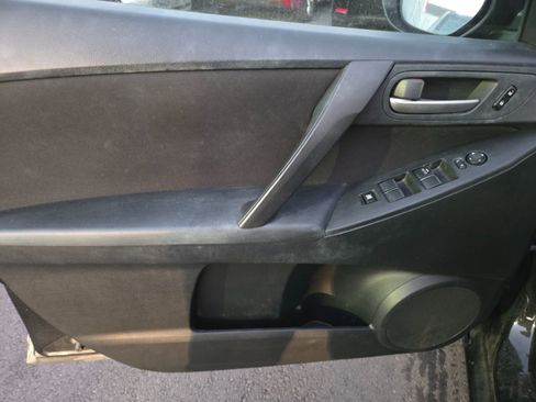 Used 2010 MAZDA MAZDA3 i Touring image 5