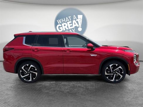 New 2025 Mitsubishi Outlander SEL image 4